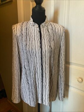 Black & White Textured Stand-Collar Women's Blazer